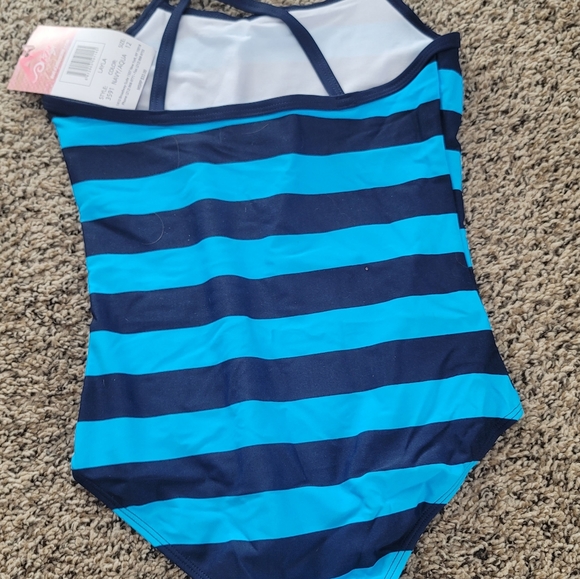 Bathing suit - Picture 3 of 3